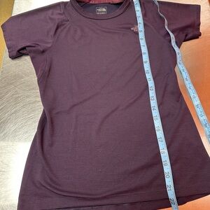 The North Face Flight Series Women’s Short Sleeve Flash Dry T Shirt Purple S